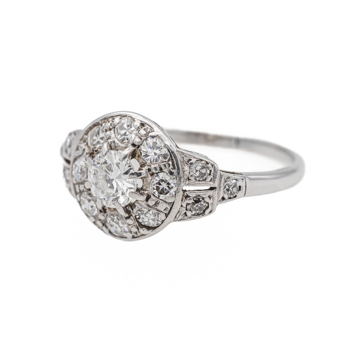 Bague Entourage en or blanc et diamant - Castafiore