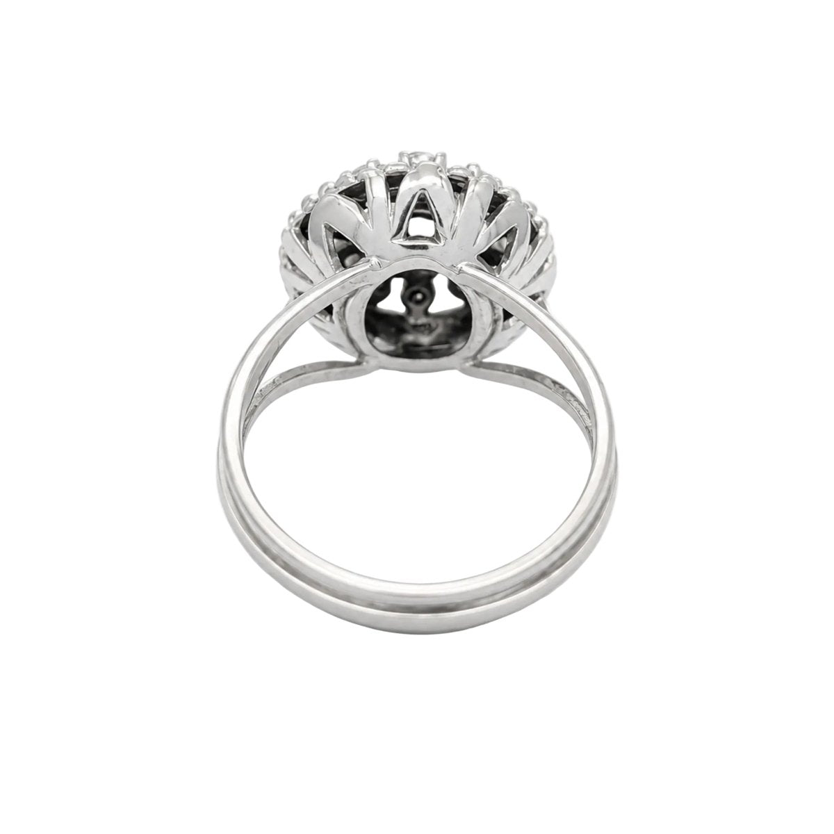 Bague Entourage en or blanc et diamants - Castafiore
