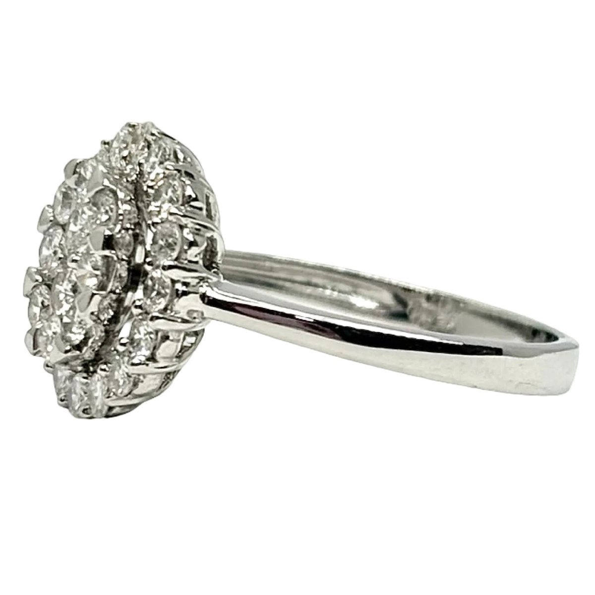 Bague Entourage en or blanc et diamants - Castafiore