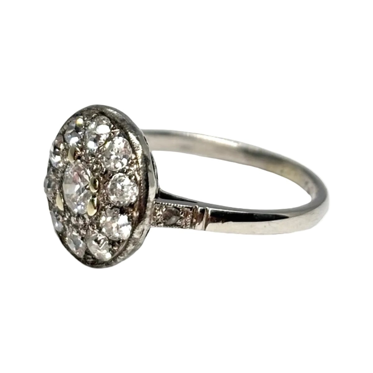 Bague Entourage en or blanc et diamants - Castafiore