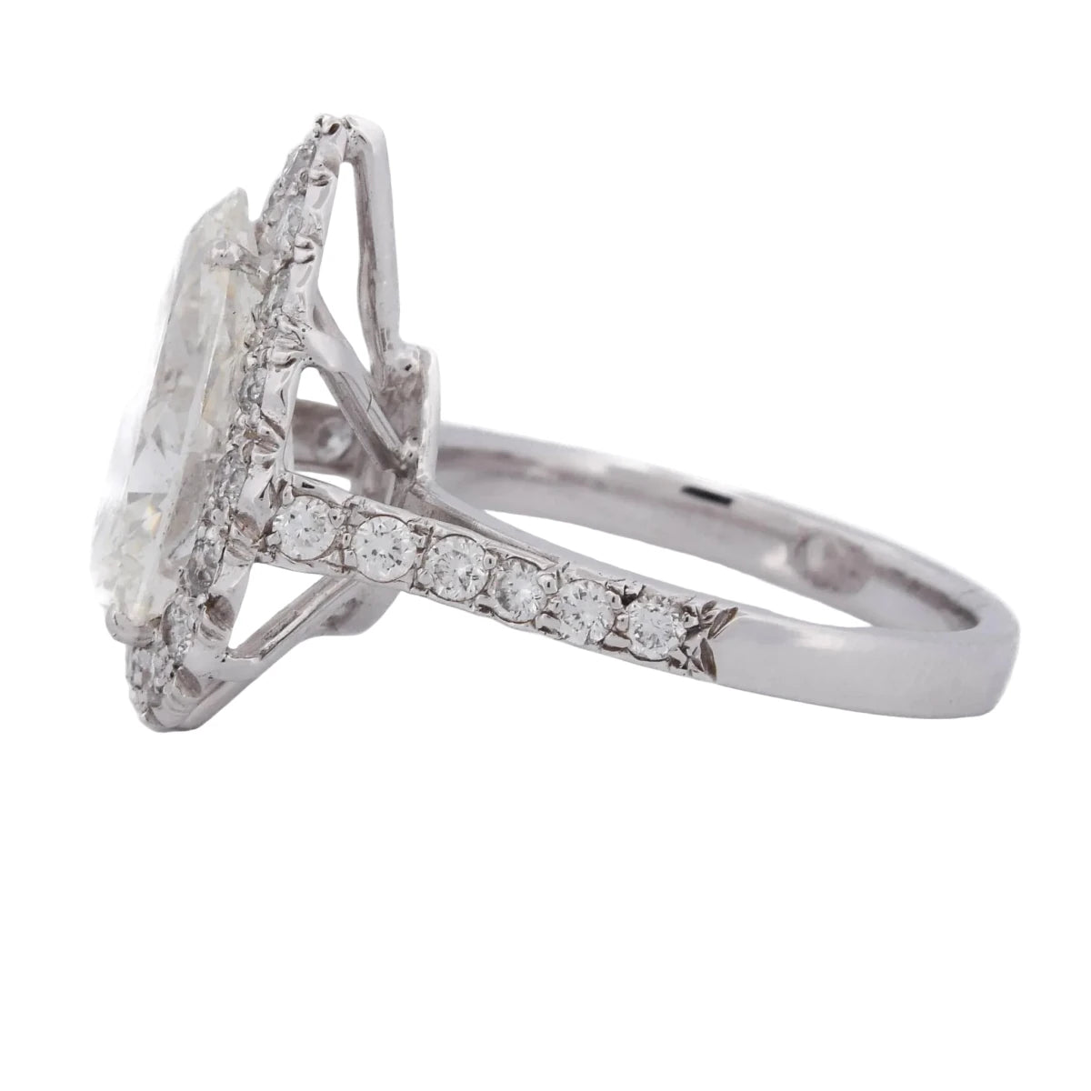 Bague Entourage en or blanc et diamants - Castafiore