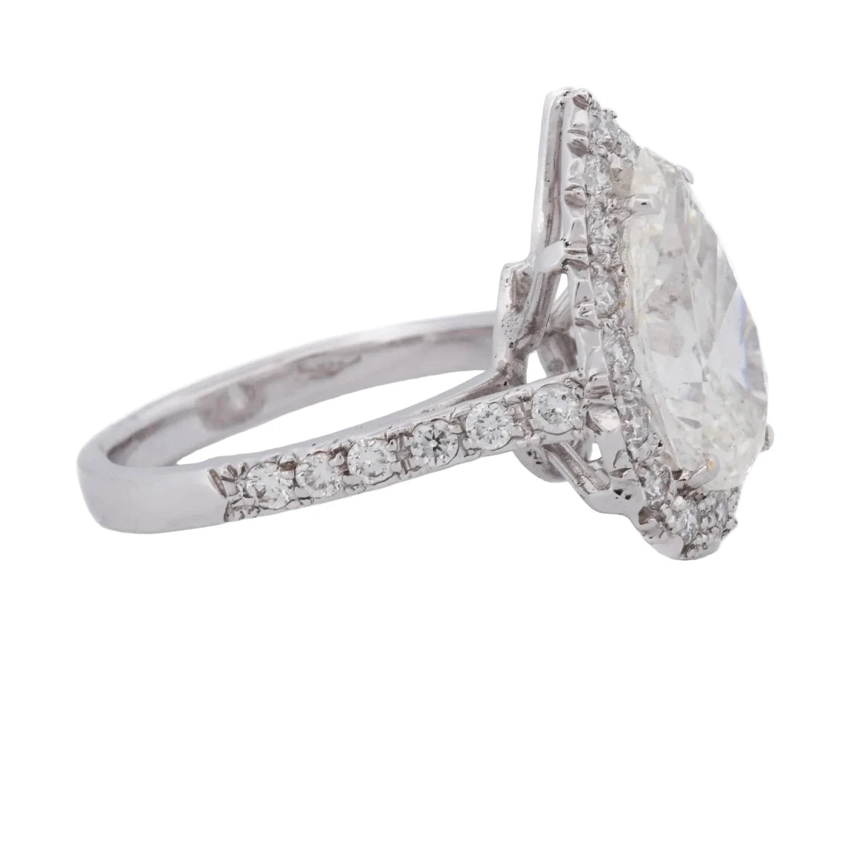 Bague Entourage en or blanc et diamants - Castafiore