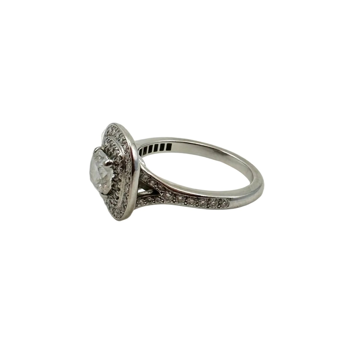 Bague Entourage en or blanc et diamants - Castafiore