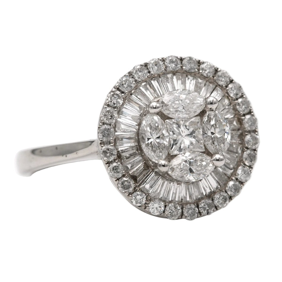 Bague Entourage en or blanc et diamants - Castafiore