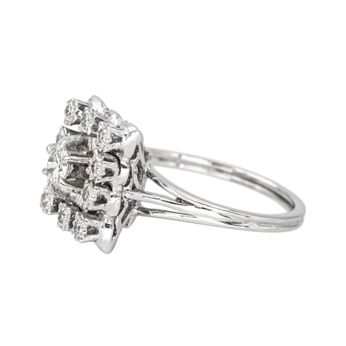 Bague Entourage en or blanc et diamants - Castafiore