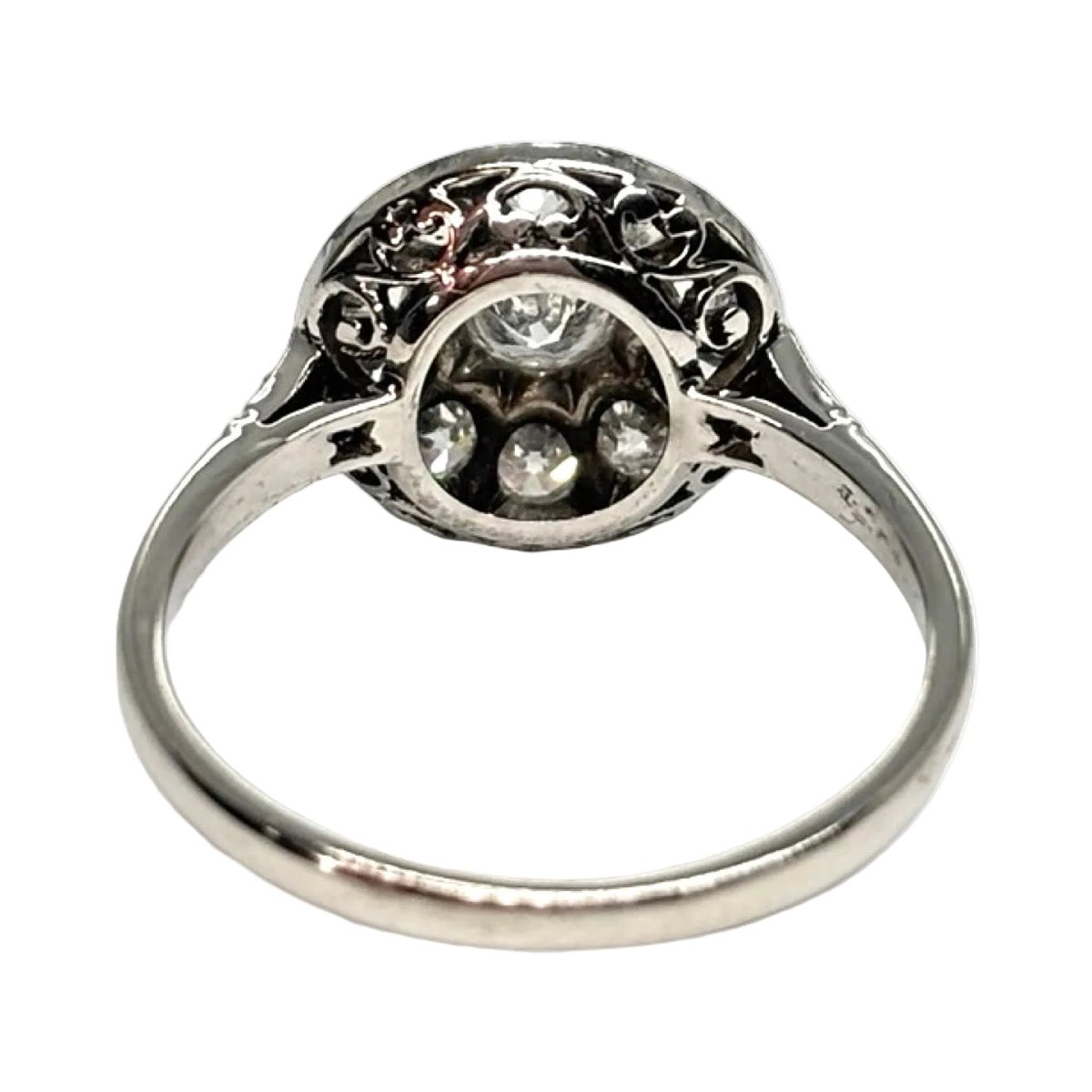Bague Entourage en or blanc et diamants - Castafiore