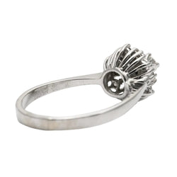 Bague Entourage en or blanc et diamants - Castafiore
