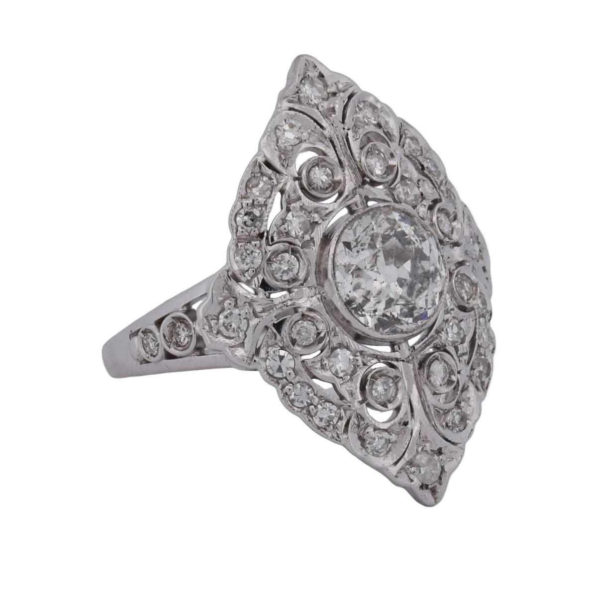 Bague Entourage en or blanc et diamants - Castafiore