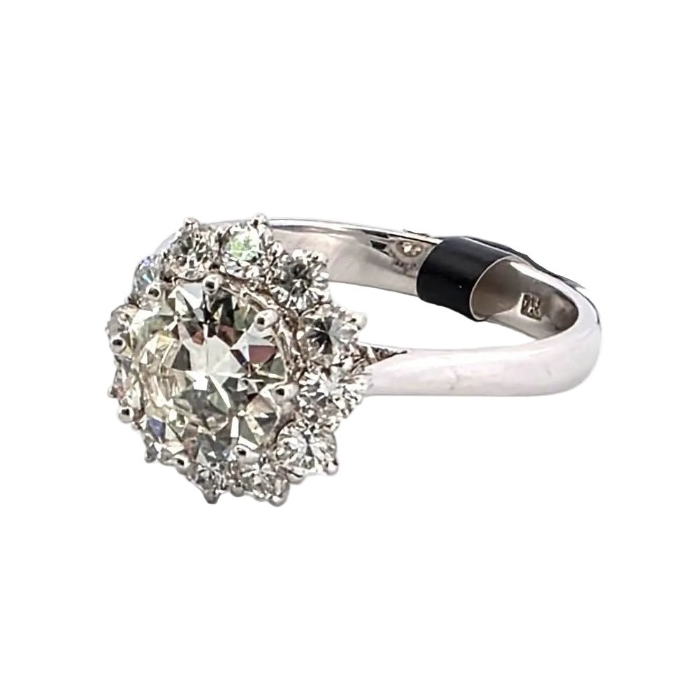 Bague Entourage en or blanc et diamants - Castafiore