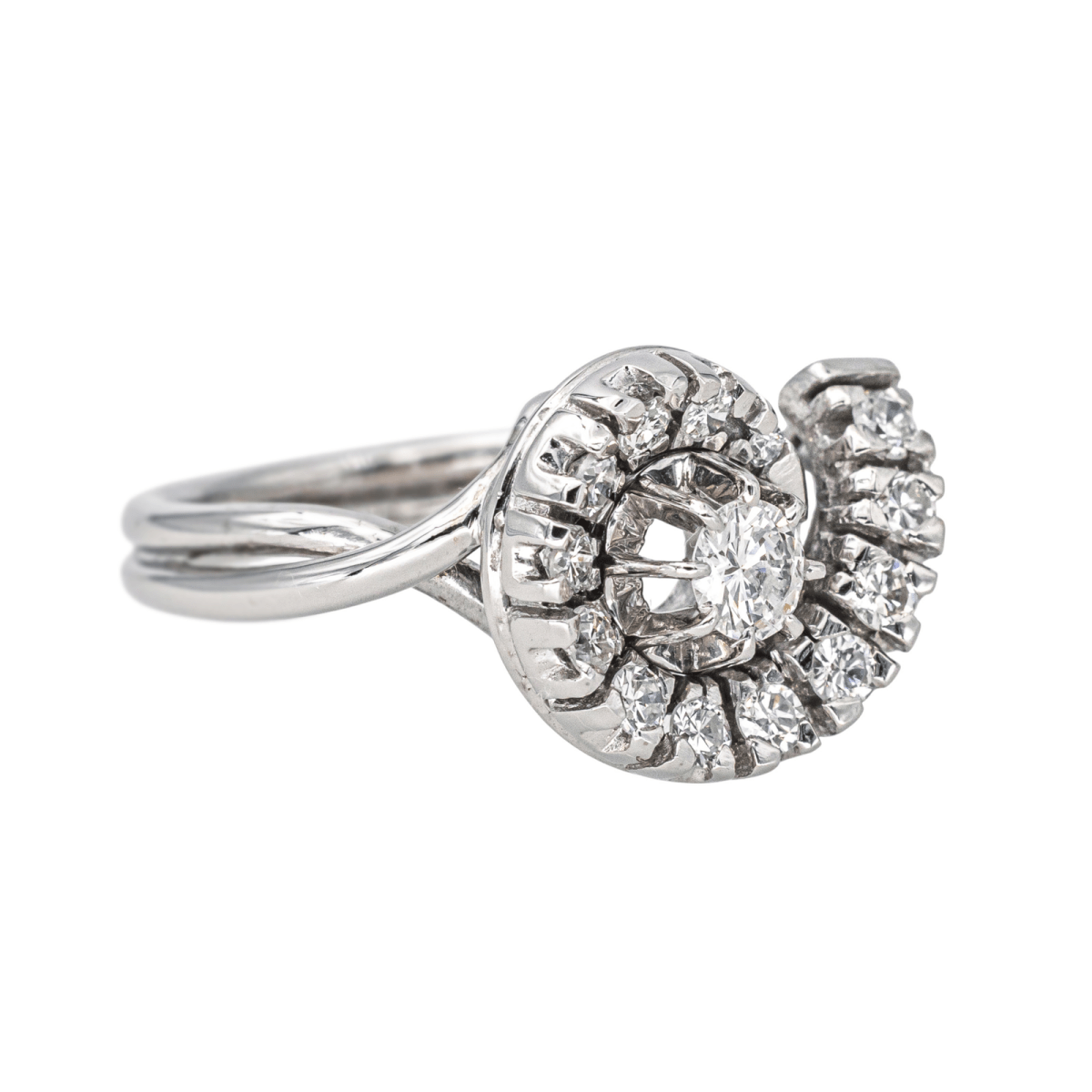 Bague Entourage en or blanc et diamants - Castafiore