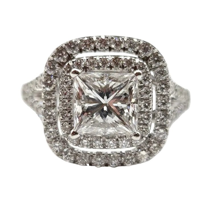 Bague Entourage en or blanc et diamants - Castafiore