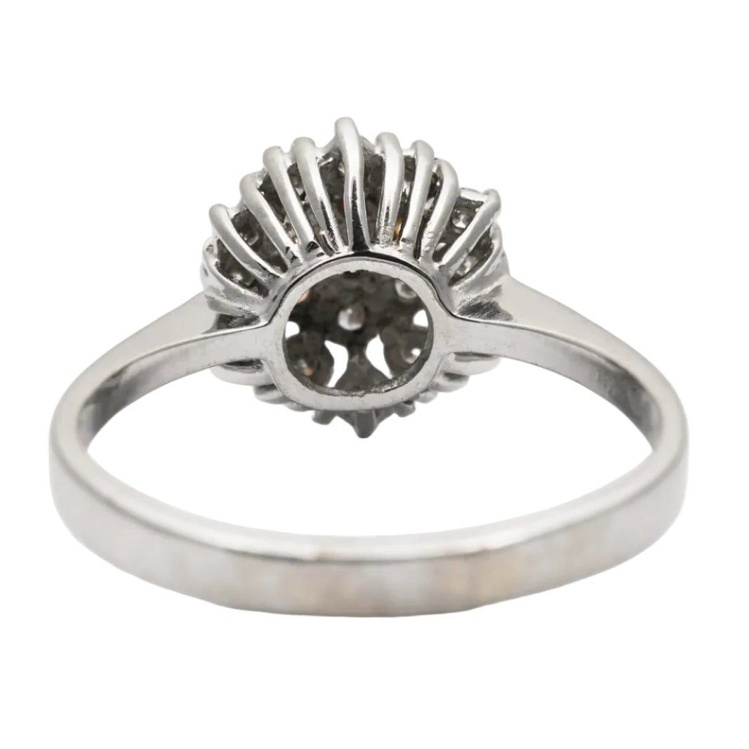 Bague Entourage en or blanc et diamants - Castafiore