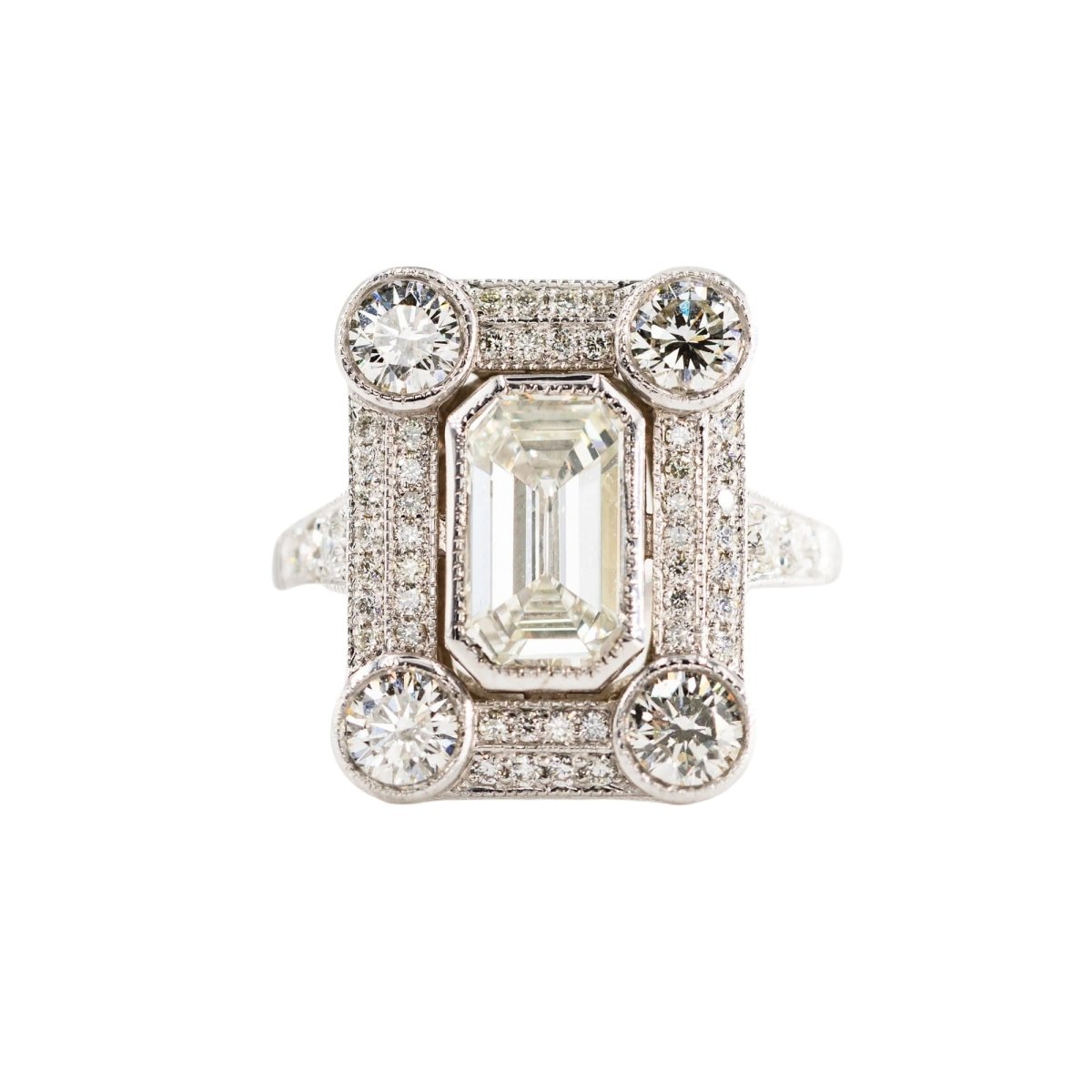 Bague Entourage en or blanc et diamants - Castafiore