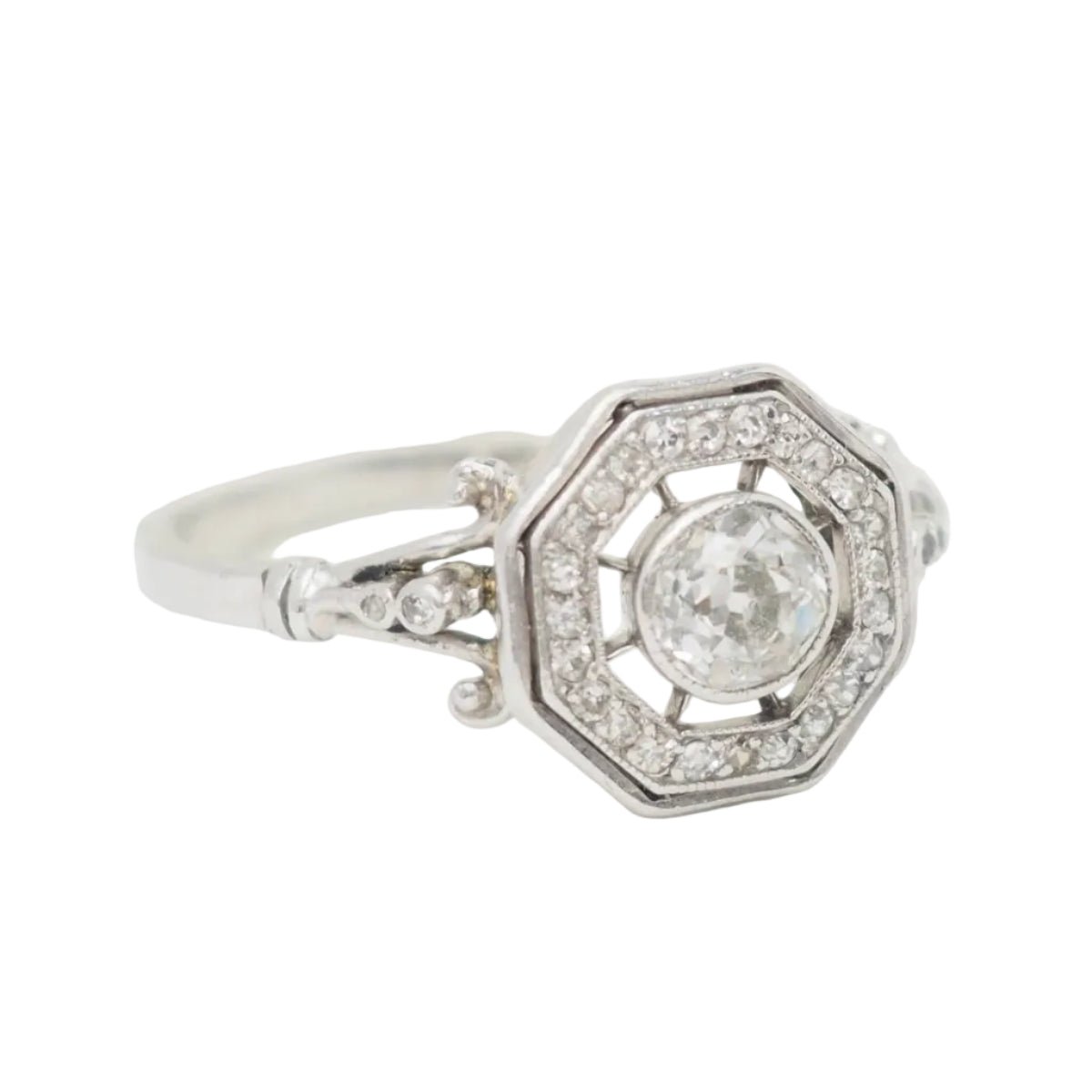 Bague Entourage en or blanc et diamants - Castafiore