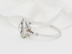Bague Entourage en or blanc et diamants - Castafiore