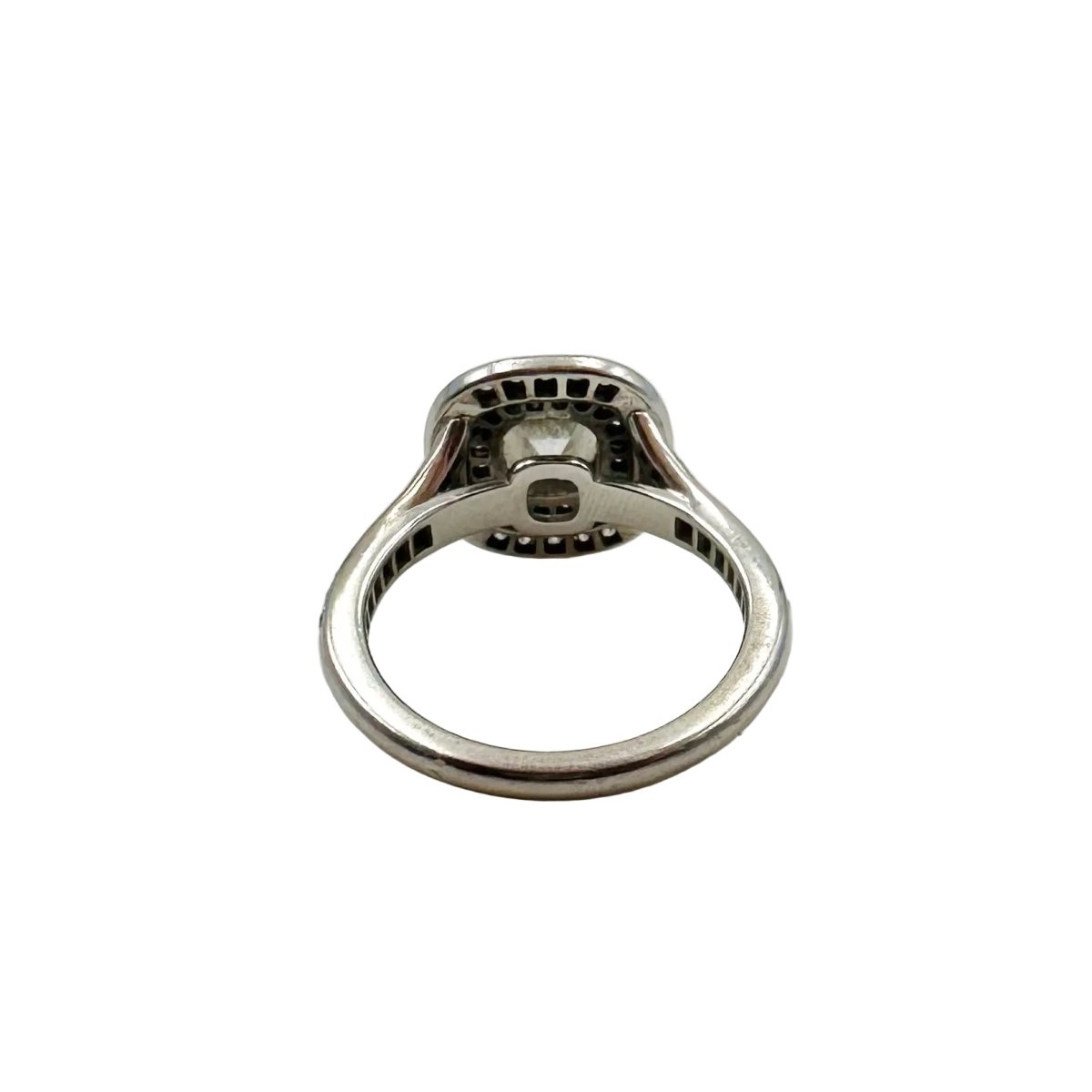Bague Entourage en or blanc et diamants - Castafiore