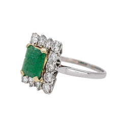 Bague Entourage en or blanc, or jaune, émeraude et diamants - Castafiore