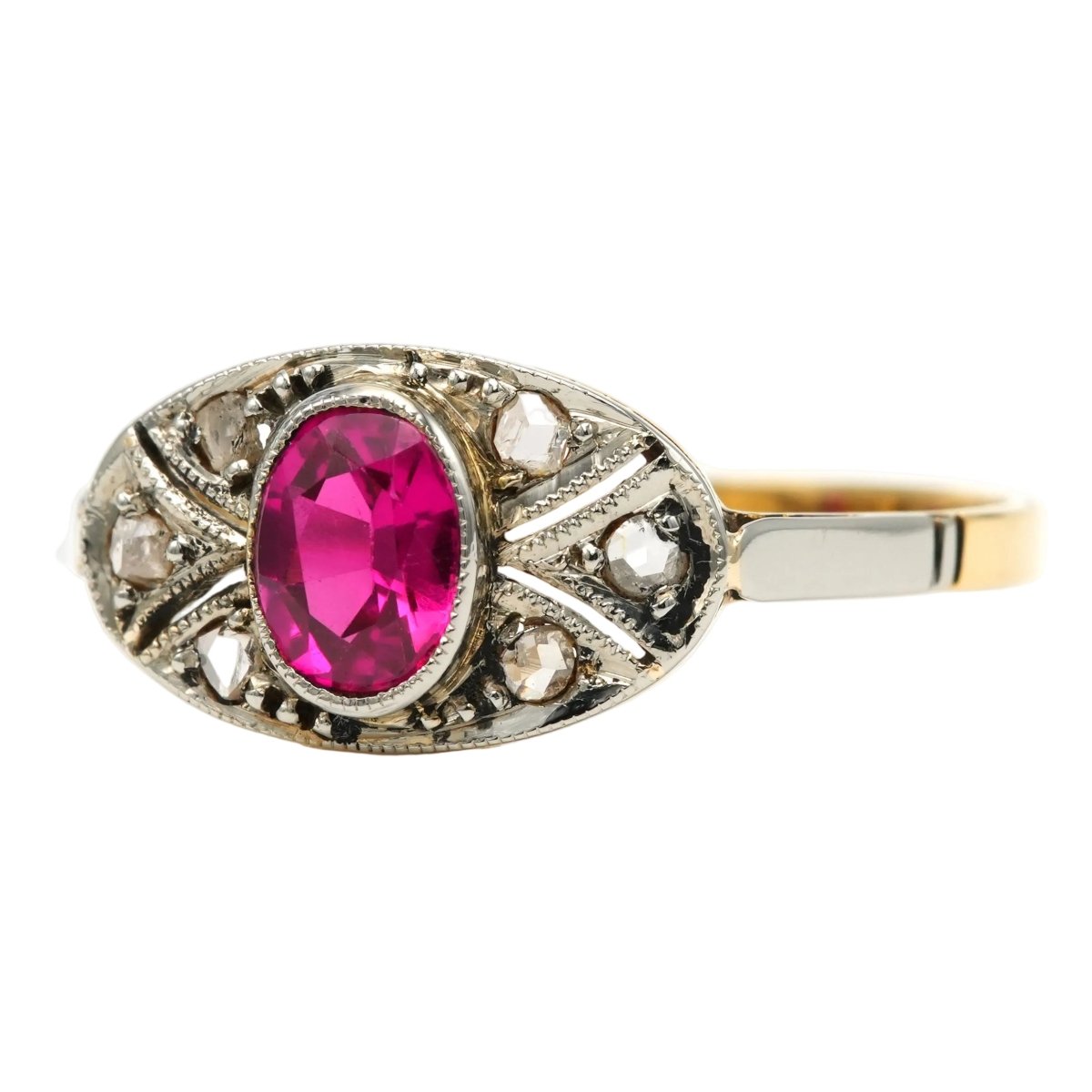 Bague Entourage en or blanc, or jaune, rubis et diamants - Castafiore