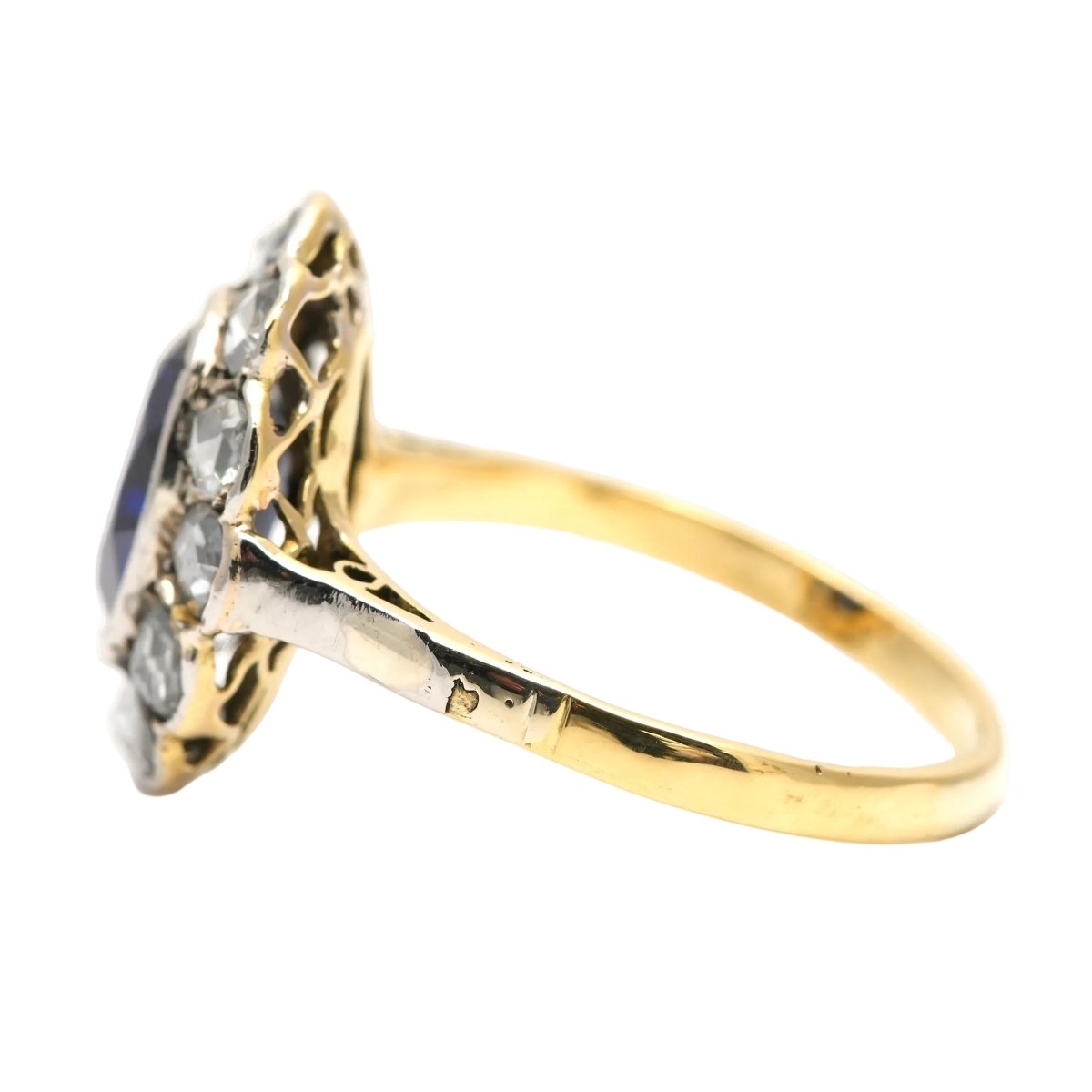 Bague Entourage en or blanc, or jaune, saphir et diamants - Castafiore
