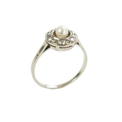 Bague Entourage en or blanc, perle et diamants - Castafiore