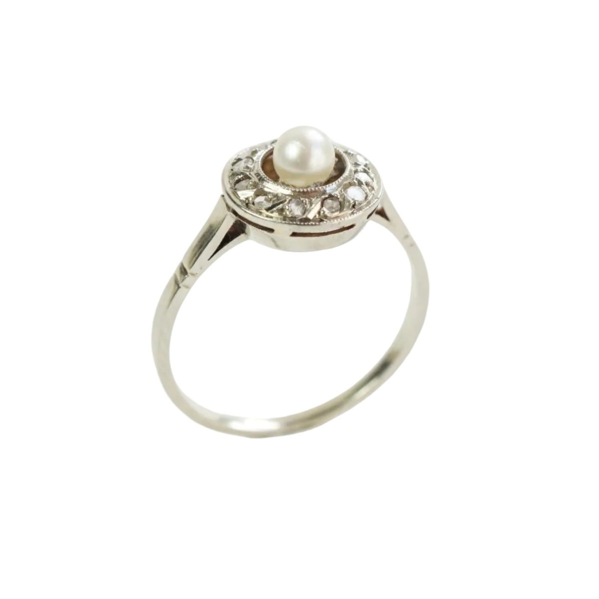 Bague Entourage en or blanc, perle et diamants - Castafiore