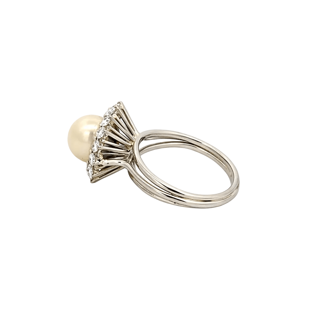 Bague Entourage en or blanc, perle et diamants - Castafiore