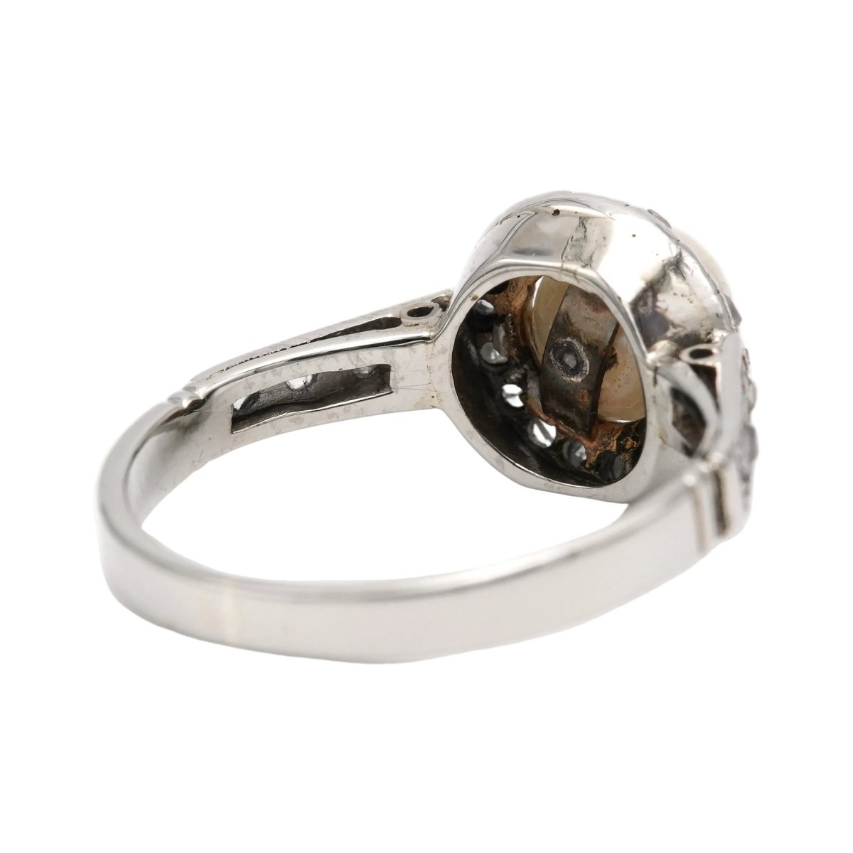 Bague Entourage en or blanc, perle et diamants - Castafiore