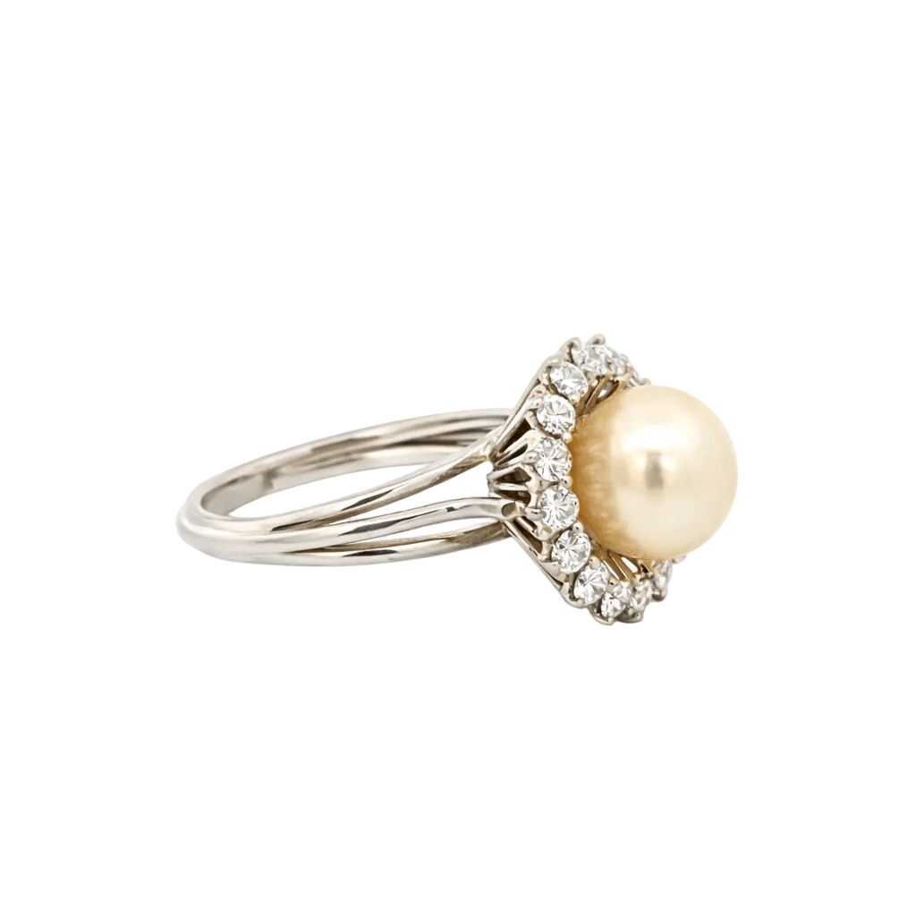 Bague Entourage en or blanc, perle et diamants - Castafiore