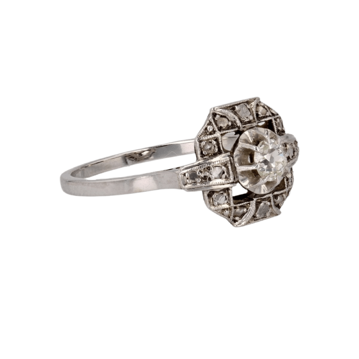 Bague Entourage en or blanc, platine et diamants - Castafiore