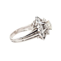 Bague Entourage en or blanc, platine et diamants - Castafiore