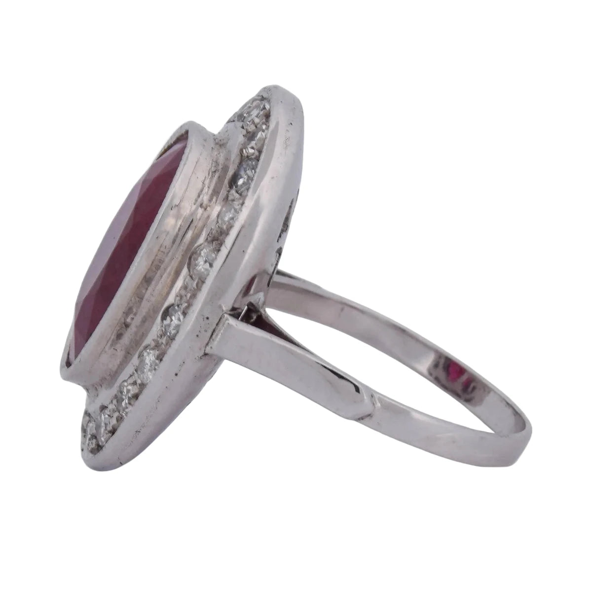 Bague Entourage en or blanc, rubis et diamants - Castafiore