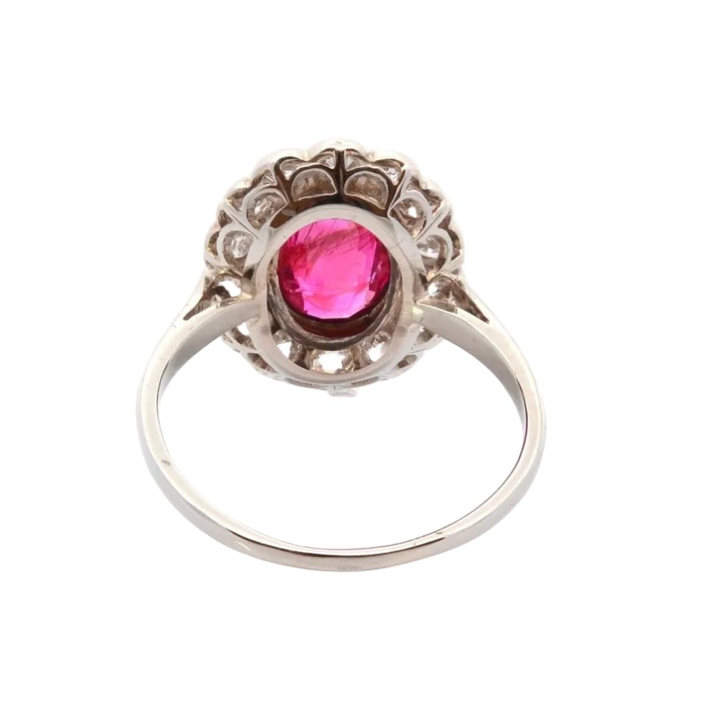 Bague Entourage en or blanc, rubis et diamants - Castafiore