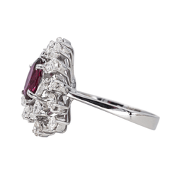 Bague Entourage en or blanc, rubis et diamants - Castafiore