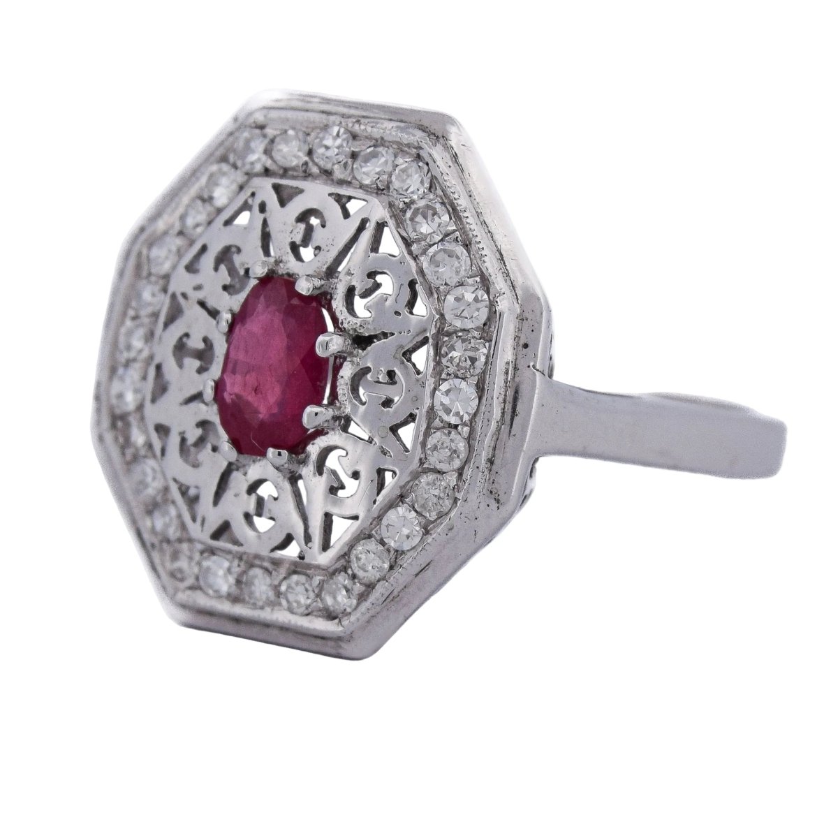 Bague Entourage en or blanc, rubis et diamants - Castafiore