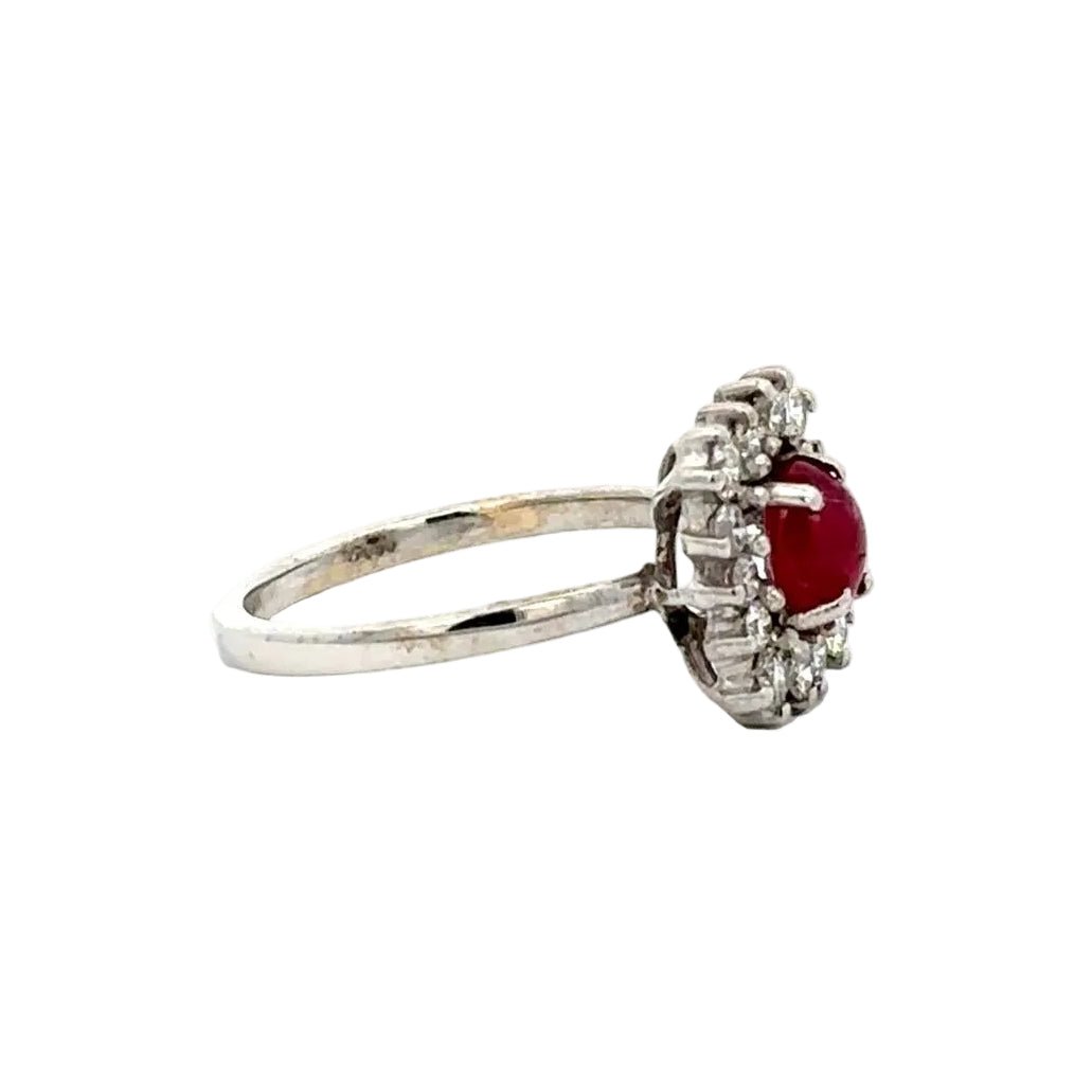 Bague Entourage en or blanc, rubis et diamants - Castafiore