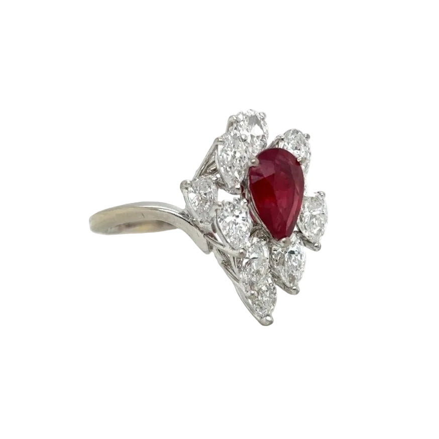 Bague Entourage en or blanc, rubis et diamants - Castafiore