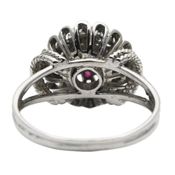 Bague Entourage en or blanc, rubis et diamants - Castafiore