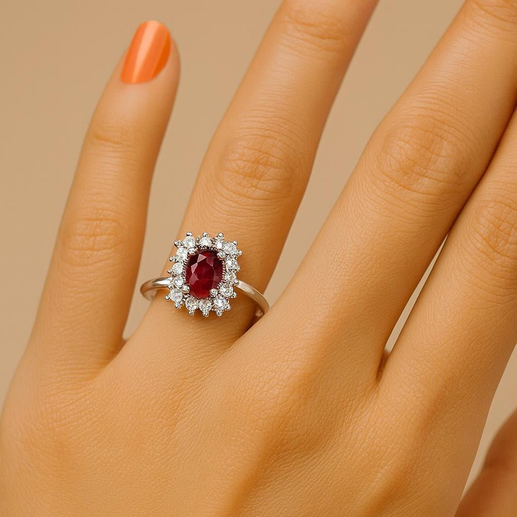 Bague Entourage en or blanc, rubis et diamants - Castafiore