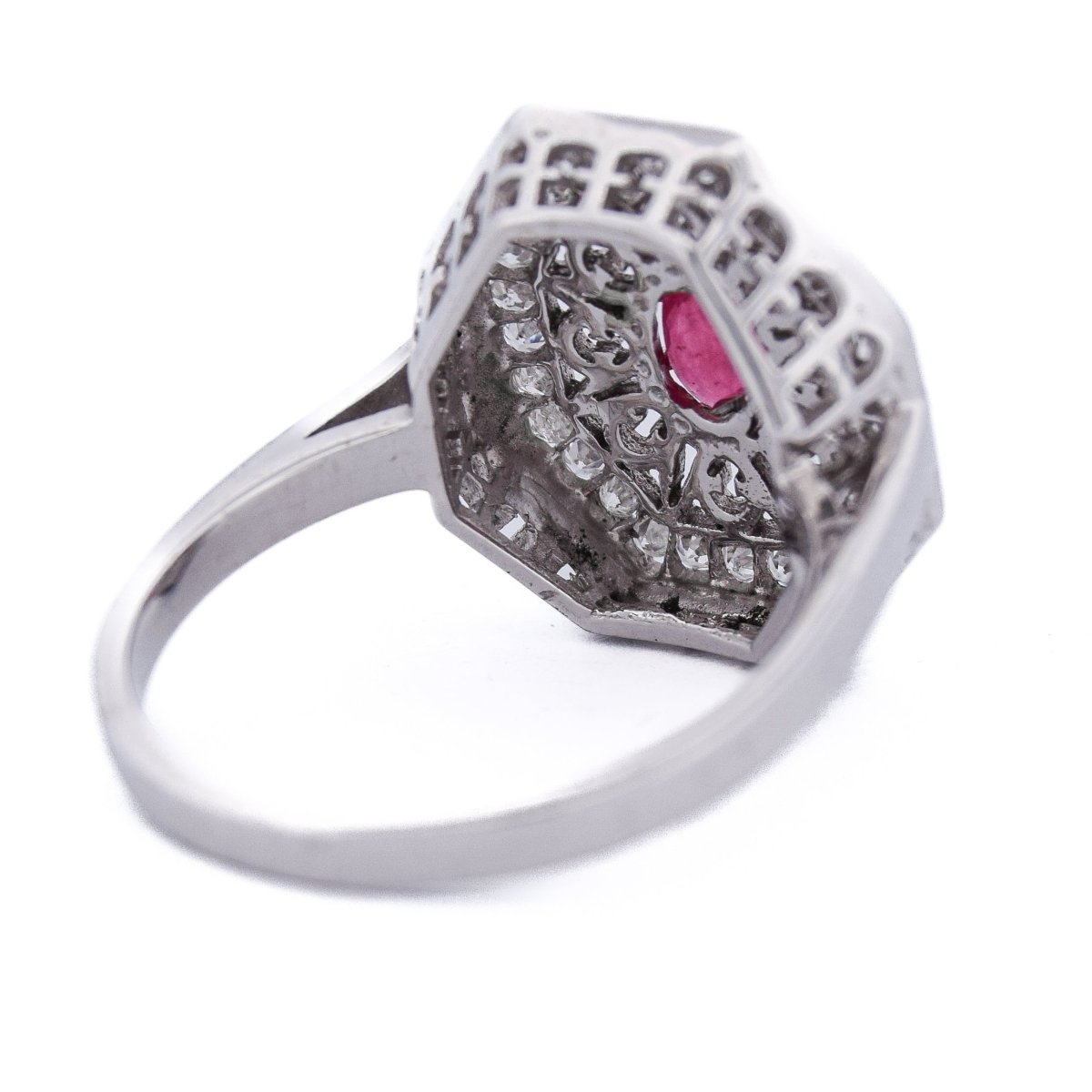 Bague Entourage en or blanc, rubis et diamants - Castafiore