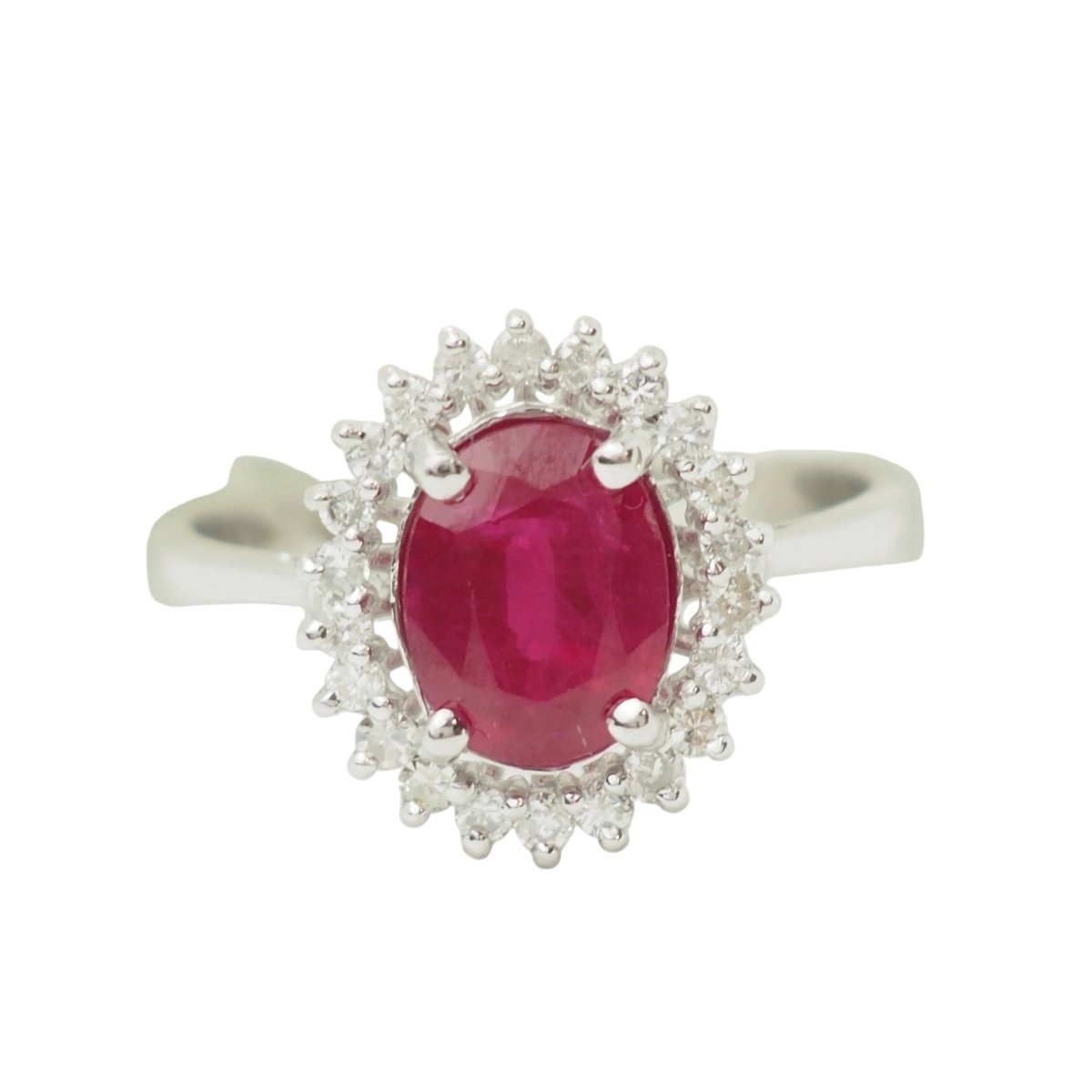 Bague Entourage en or blanc, rubis et diamants - Castafiore