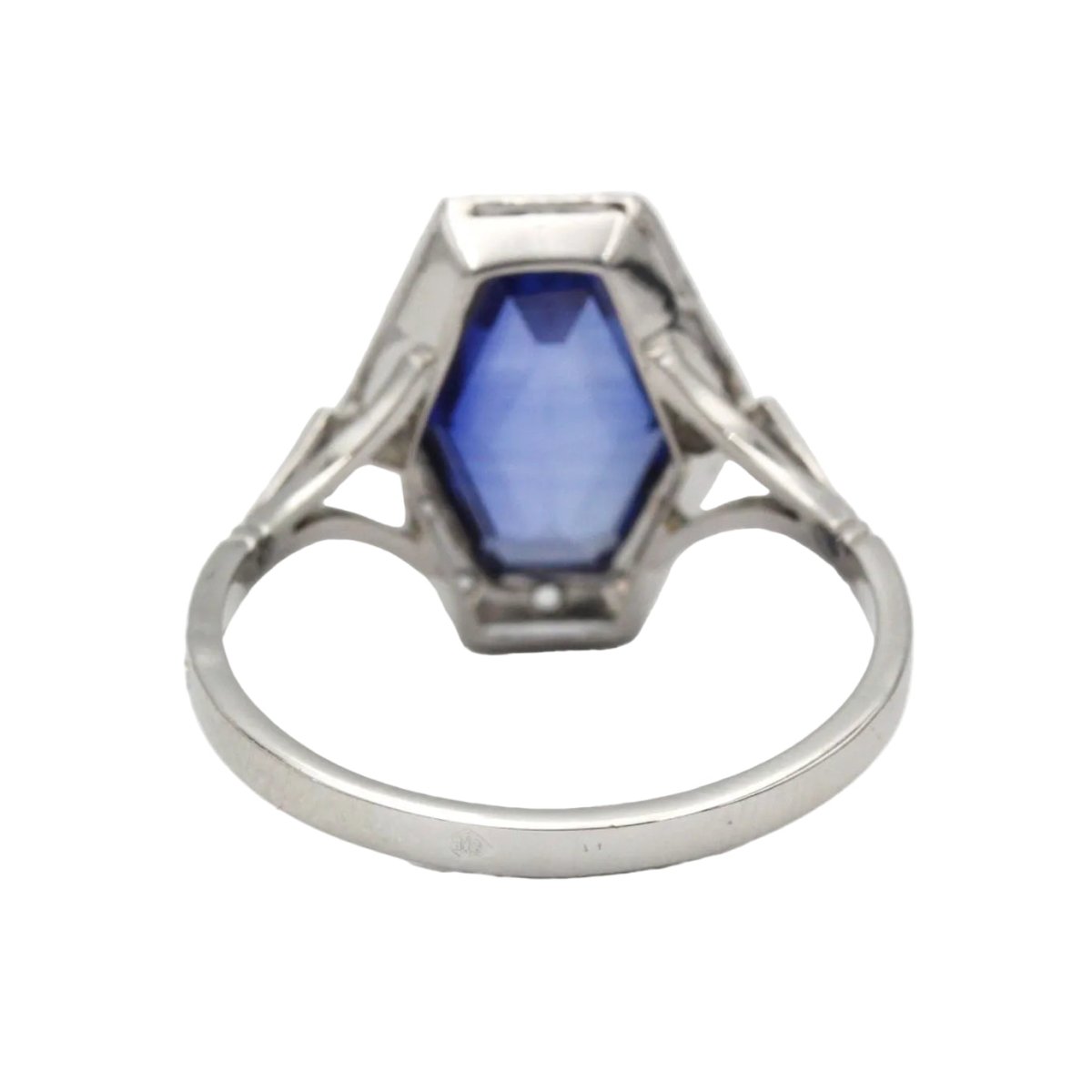 Bague Entourage en or blanc, saphir et diamants - Castafiore