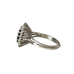 Bague Entourage en or blanc, saphir, et diamants - Castafiore