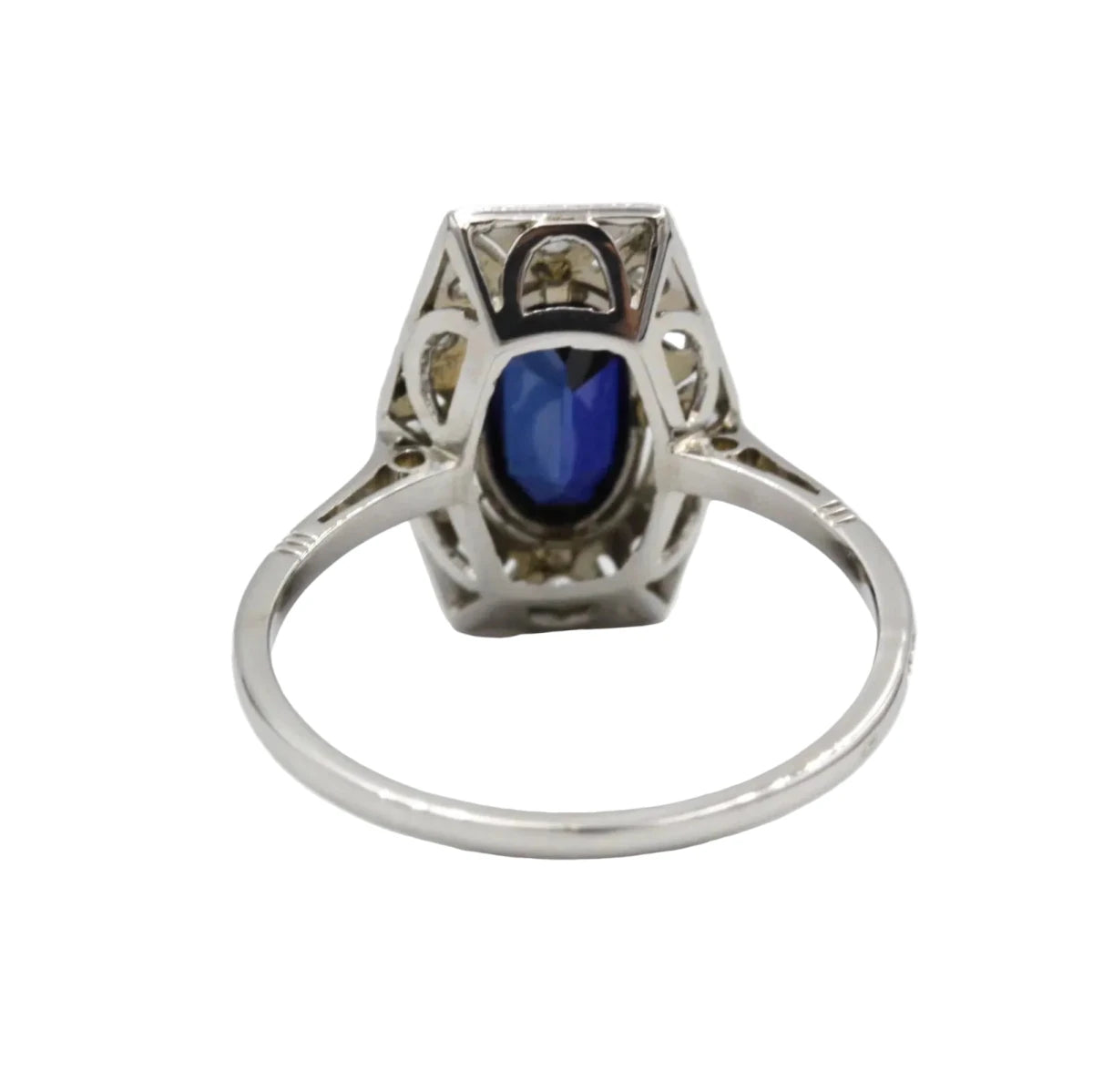 Bague Entourage en or blanc, saphir et diamants - Castafiore