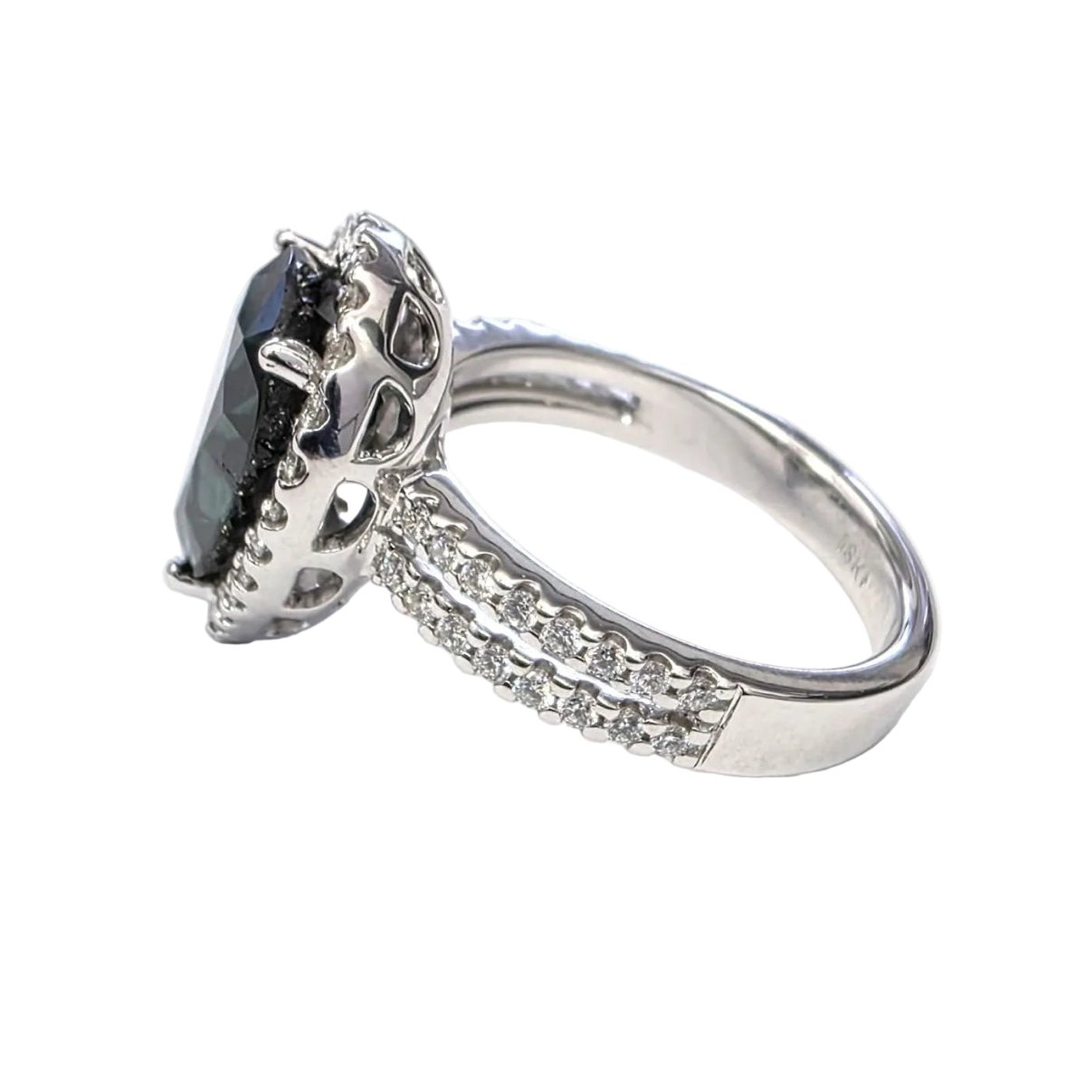 Bague Entourage en or blanc, saphir et diamants - Castafiore