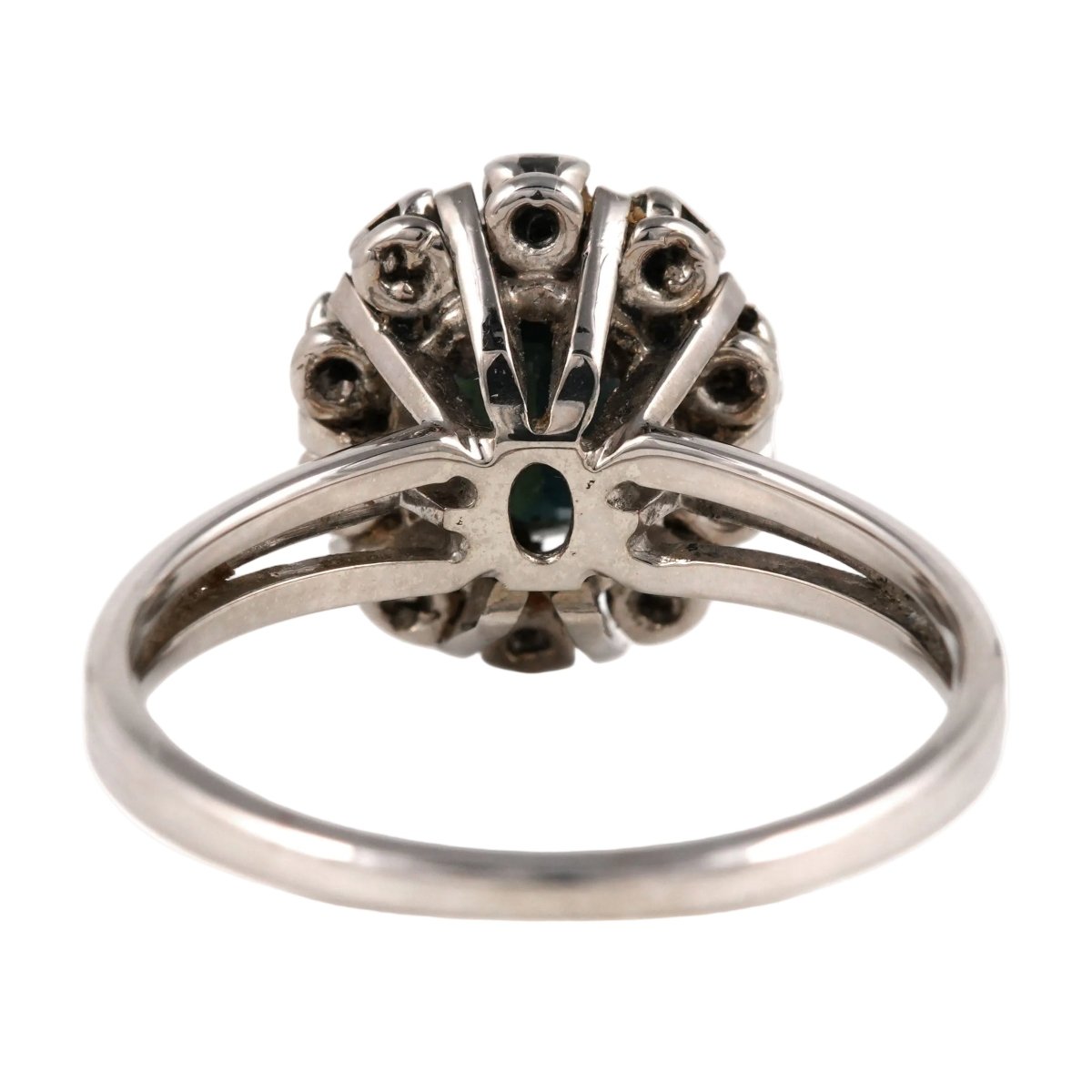 Bague Entourage en or blanc, saphir et diamants - Castafiore