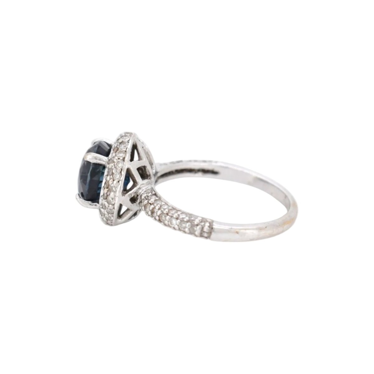 Bague Entourage en or blanc, saphir et diamants - Castafiore