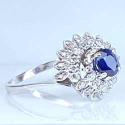 Bague Entourage en or blanc, saphir et diamants - Castafiore
