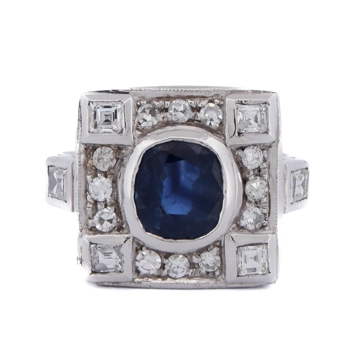Bague Entourage en or blanc, saphir et diamants - Castafiore