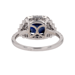 Bague Entourage en or blanc, saphir et diamants - Castafiore