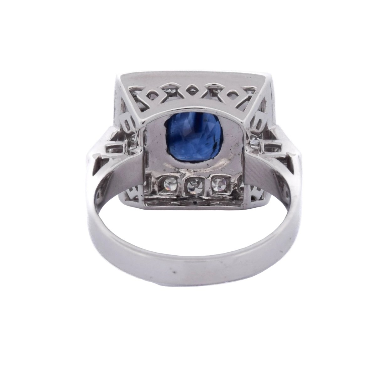Bague Entourage en or blanc, saphir et diamants - Castafiore
